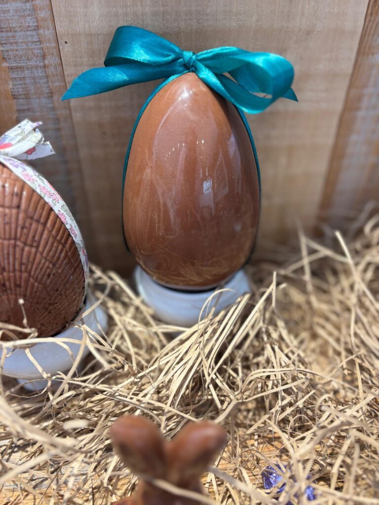 Gros oeuf autruche en chocolat